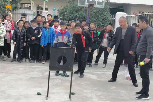 法网这届观众，创意无限，趣味横生，让比赛更加精彩！