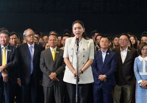 泰国上议院要求罢免总理佩通坦